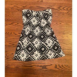 Black and white sleeveless dress size L